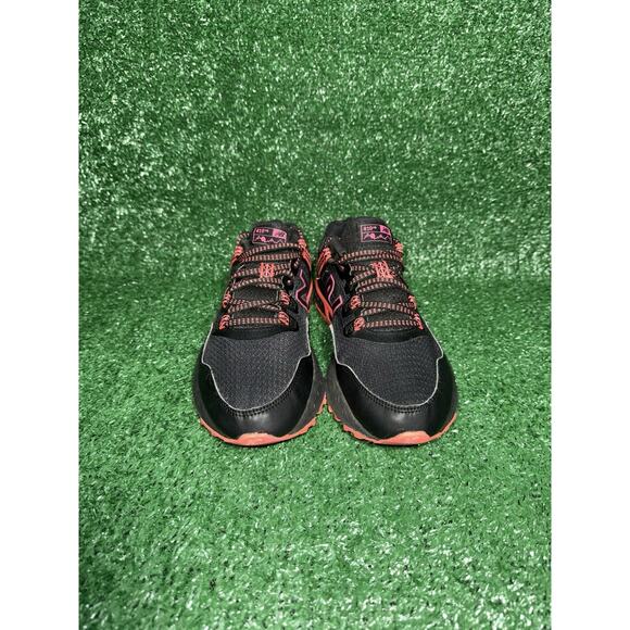 New Balance 410v6 Trail Shoe Women Size 8 Black Pink All Terrain Running Trainer - Picture 6 of 9